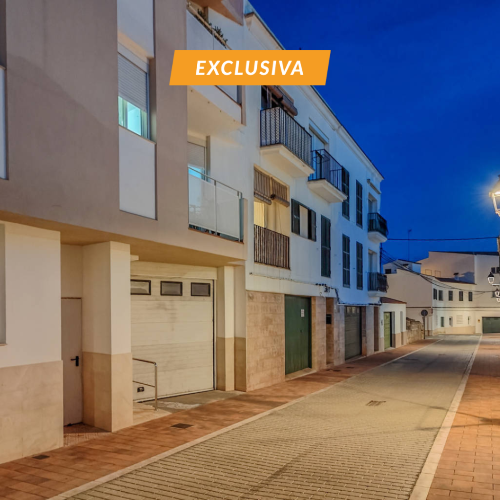 S3290 - Appartement avec balcon et terrasse à Sant Lluís