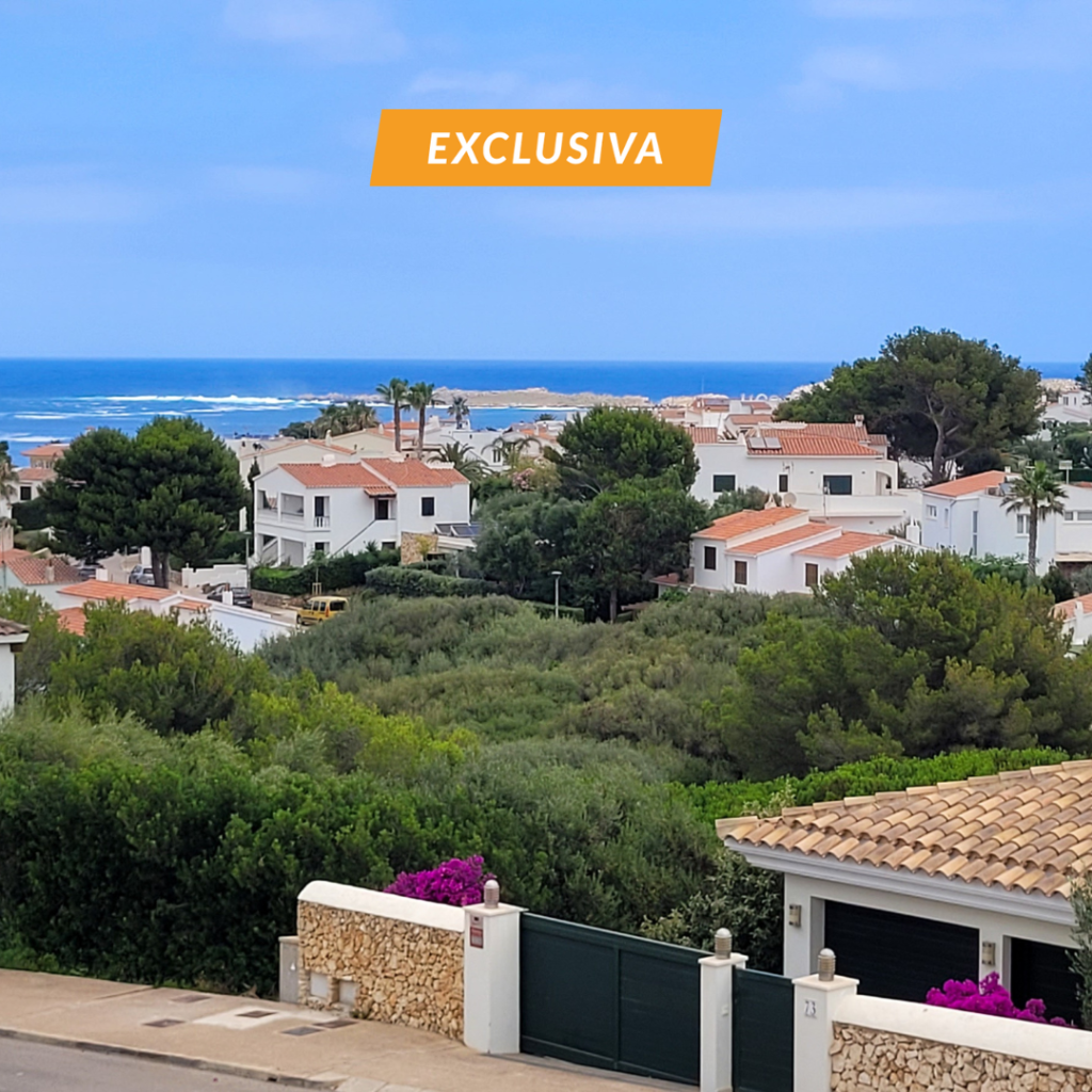  Apartamento con vistas al mar en Puerto Addaia