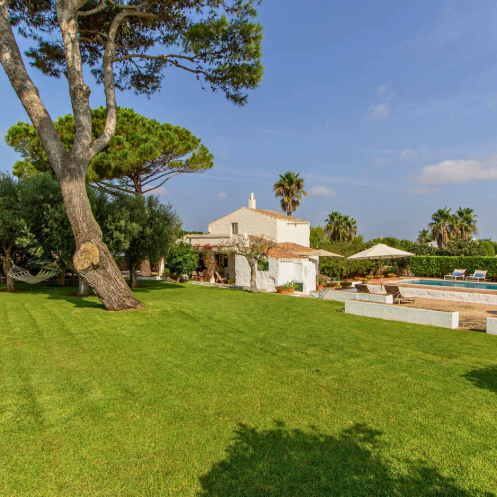 Casas de campo o fincas rústicas en plena naturaleza en Menorca
